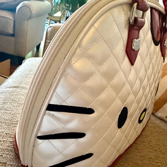 Collector’s HELLO KITTY DOMED SATCHEL by San Rio MADE  2013 New Vintage Bag! - Picture 12 of 16